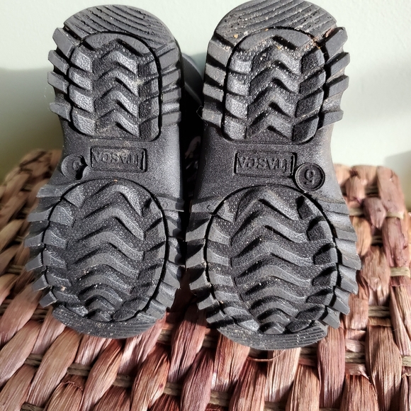 ITASCA boots in kids size 5 - Picture 2 of 4